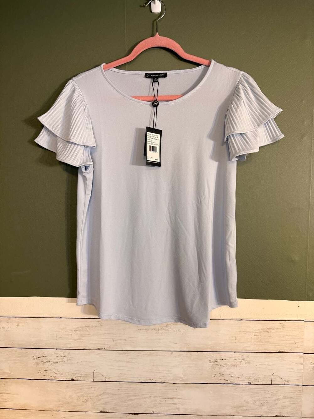 NWT Adrianna Papell Size Medium‎ Solid Knit Pleated Double Flutter Sleeve Top